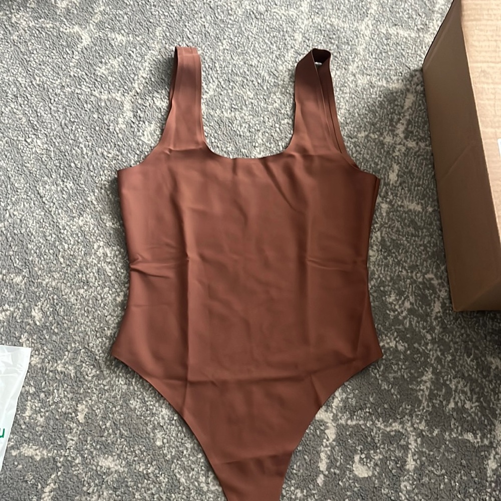 Universal Square Neck Seamless Bodysuit in Naked3